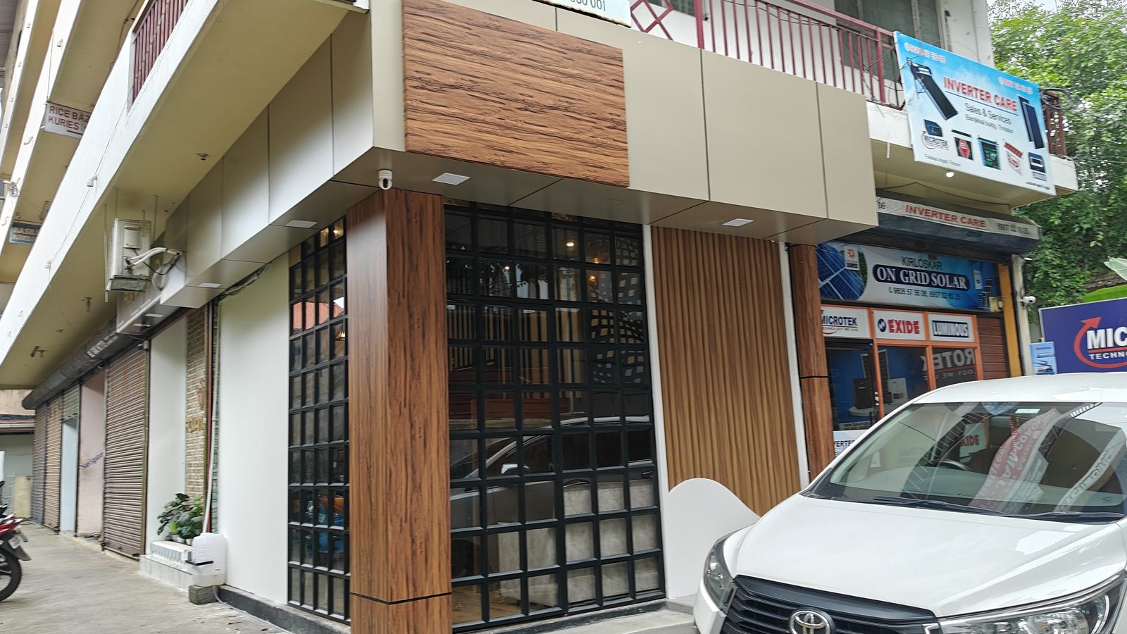 Consultation desk